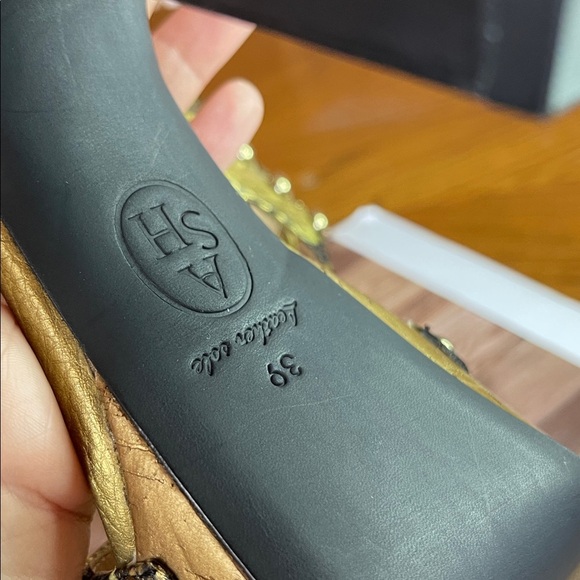 Ash Gold and Snake Pattern Platform Heels - Picture 6 of 11